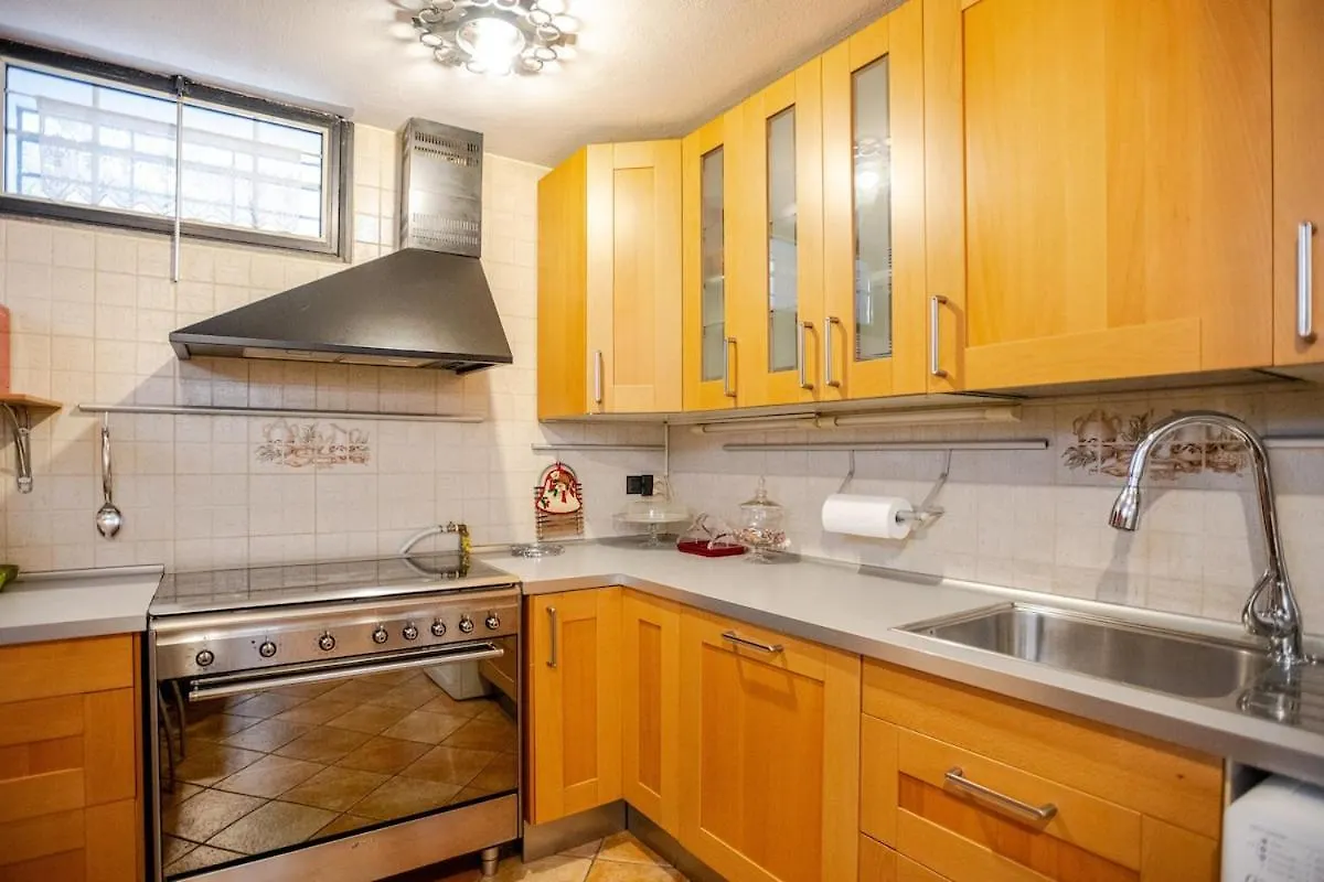 Great Tavern In Milan Apartment